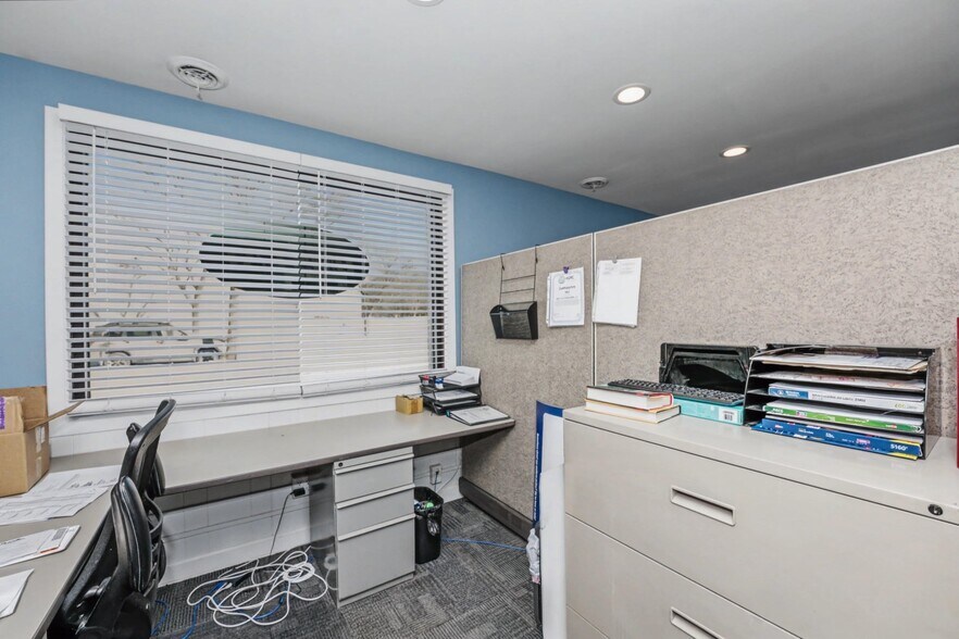 More Photos Of 5515 W Florist Ave, Milwaukee Warehouse For Sale