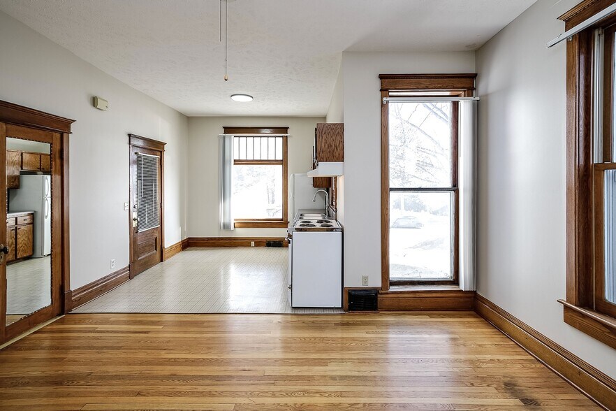 More Photos Of 1618 S 32nd Ave, Omaha Apartments For Sale