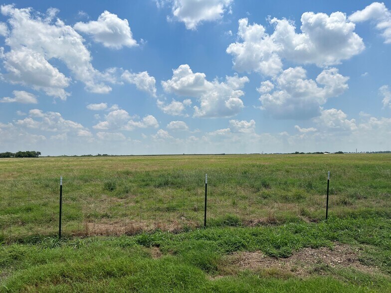 More Photos Of 1284 County Road 216, Jarrell Land For Sale