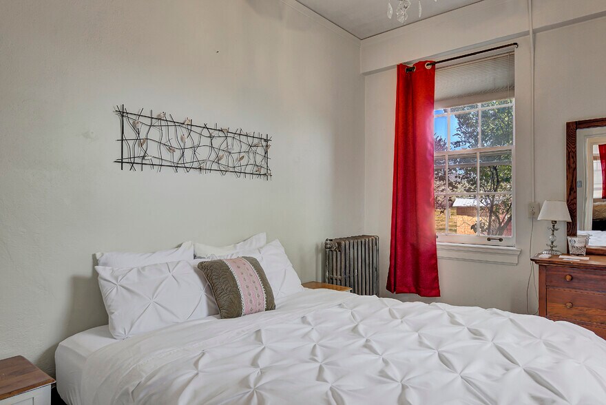 More Photos Of 2245 Head Ln, Helena Hotel For Sale