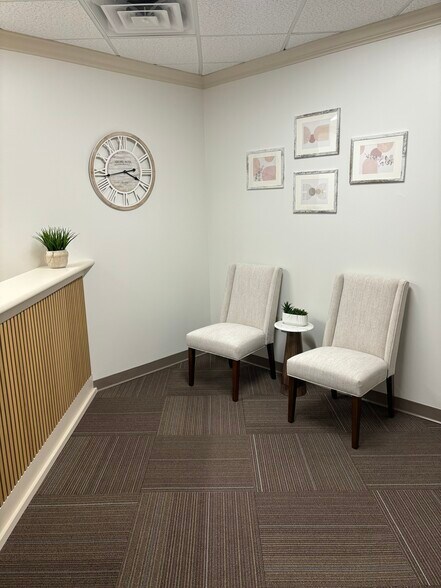 More Photos Of 5121 Maryland Way, Brentwood Office For Lease