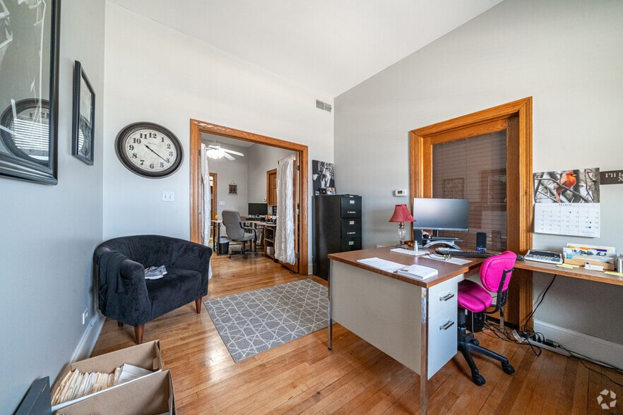 More Photos Of 215 W Elm St, Sycamore Medical For Sale