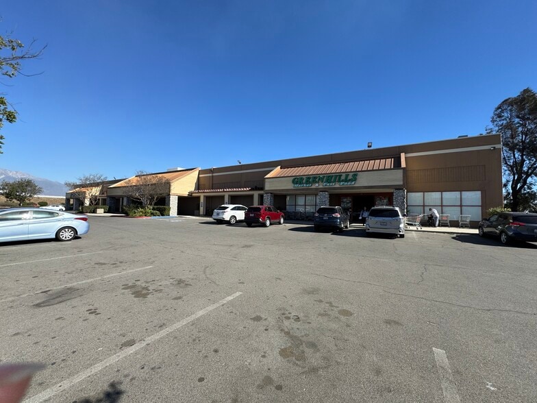 More Photos Of 2401-2455 S Vineyard Ave, Ontario Storefront For Lease