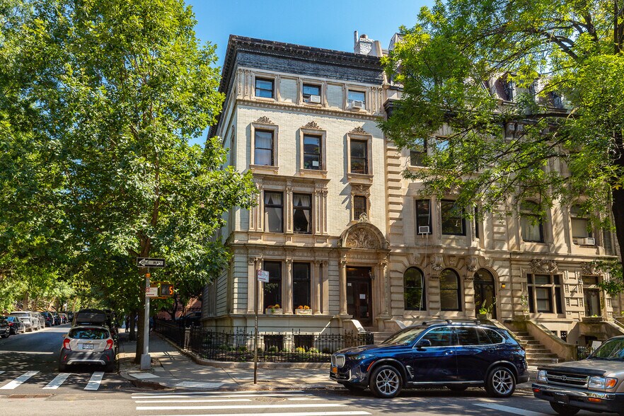 Primary Photo Of 121 8th Ave, Brooklyn Apartments For Sale