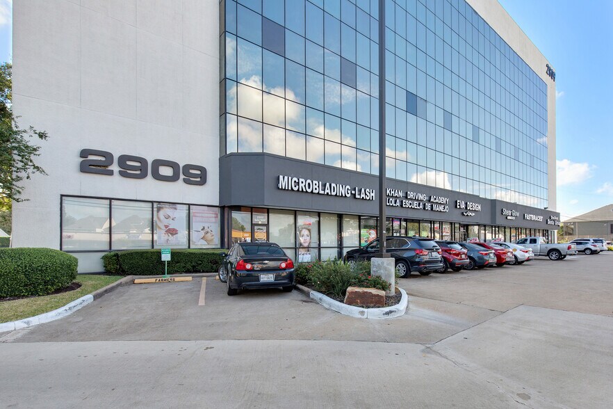 More Photos Of 2909 Hillcroft Ave, Houston Office For Sale
