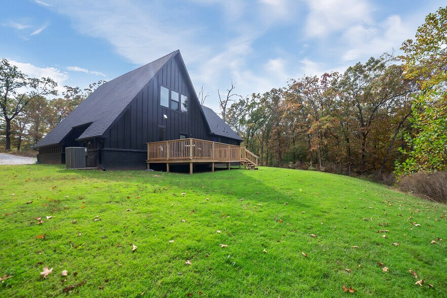 More Photos Of 446724 E 390 Rd, Langley Hotel For Sale