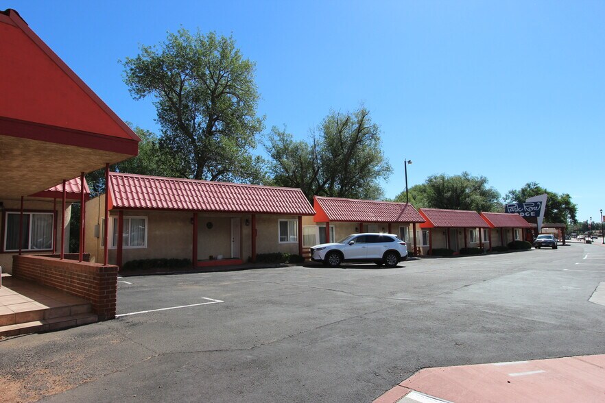 More Photos Of 54 Manitou Ave, Manitou Springs Hotel For Sale