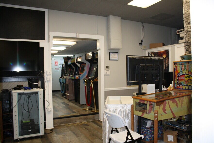 More Photos Of 1757 Savannah Hwy, Charleston General Retail For Lease