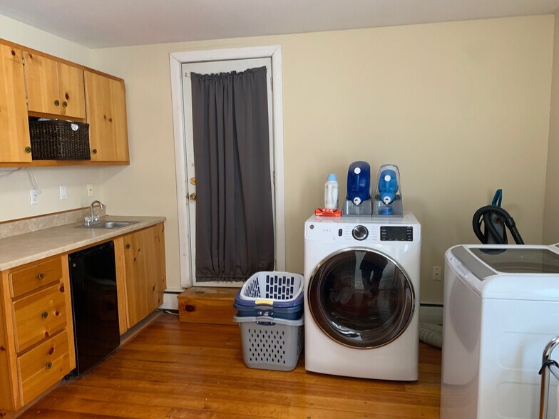 More Photos Of 159 Mayville Rd, Bethel Restaurant For Sale