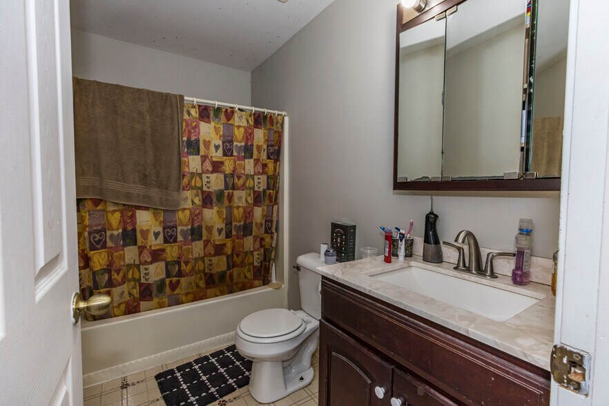 More Photos Of 3800 Grace Dr, Kent Multifamily For Sale