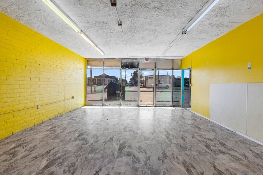 More Photos Of 2602-2606 Jones St, Greenville Freestanding For Sale