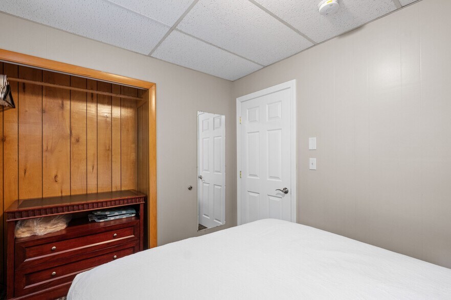 More Photos Of 291 Endicott St N, Laconia Hotel For Sale