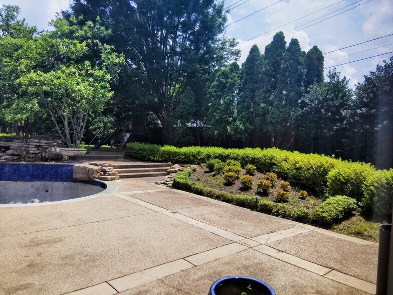 More Photos Of 120 Founders Ln, Memphis Specialty For Sale