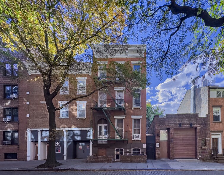 More Photos Of 120 Bank St, New York Schools For Sale
