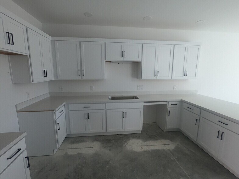 More Photos Of 2041 E Michigan Ave, Phoenix Apartments For Sale