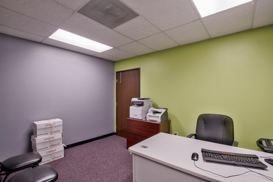 More Photos Of 7370 E 37th St, Wichita Flex For Lease