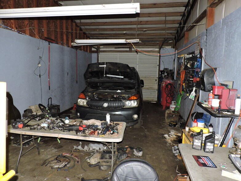 More Photos Of 130 Academy Dr, Greenville Auto Repair For Sale