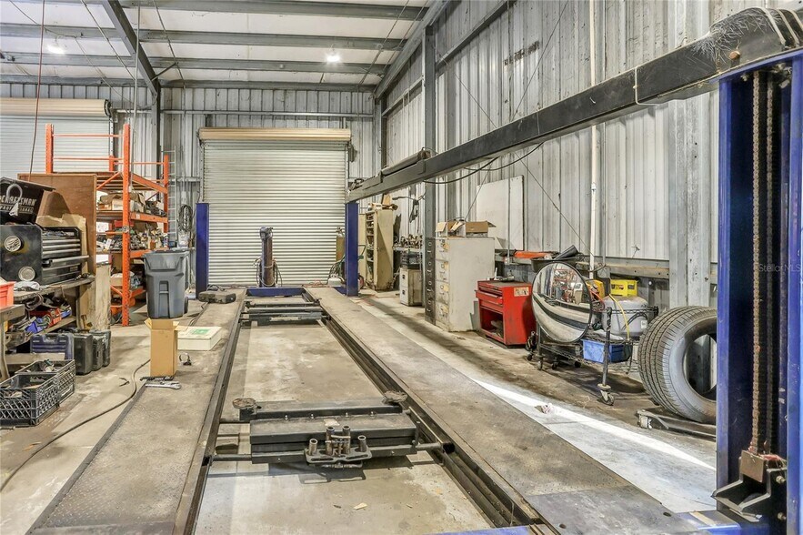 More Photos Of 875 Lakeview Dr, Deland Warehouse For Sale