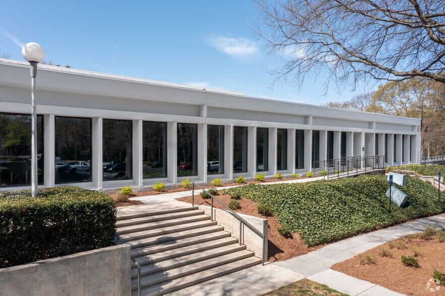 More Photos Of 9 Corporate Blvd NE, Atlanta Office For Sale