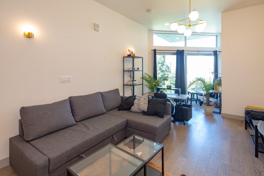 More Photos Of 350 4th St, Oakland Apartments For Lease