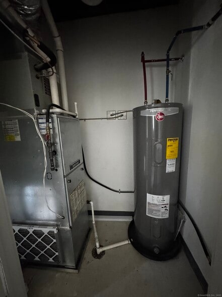 More Photos Of 1435 State St, New Haven Apartments For Sale