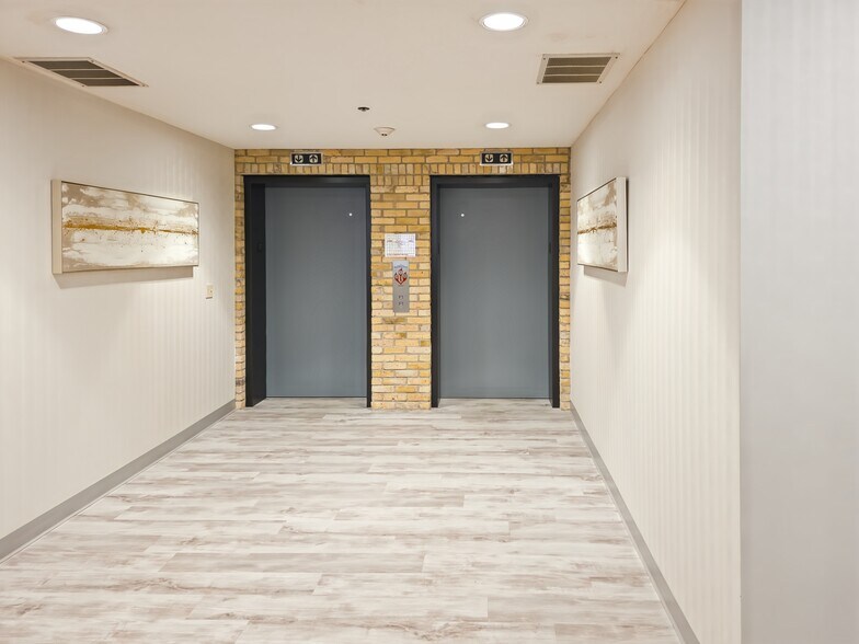 More Photos Of 333 N Washington Ave, Minneapolis Coworking Space