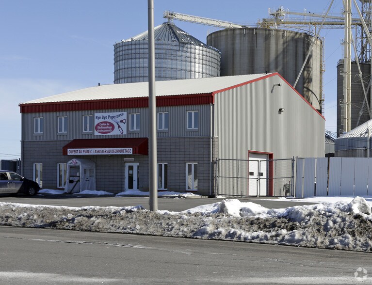 More Photos Of 765 Rossiter, St-Jean-sur-Richelieu Industrial For Sale