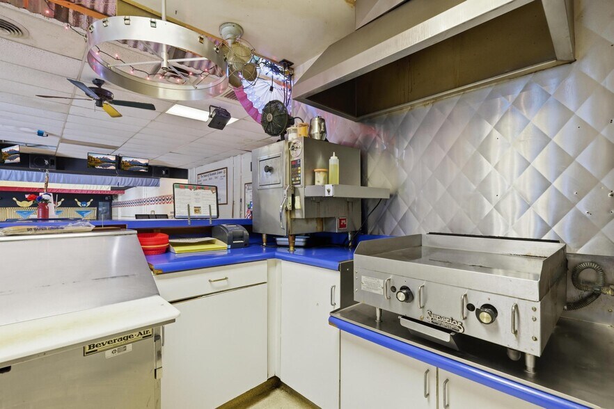 More Photos Of 420 Main St, Colusa Bowling Alley For Sale