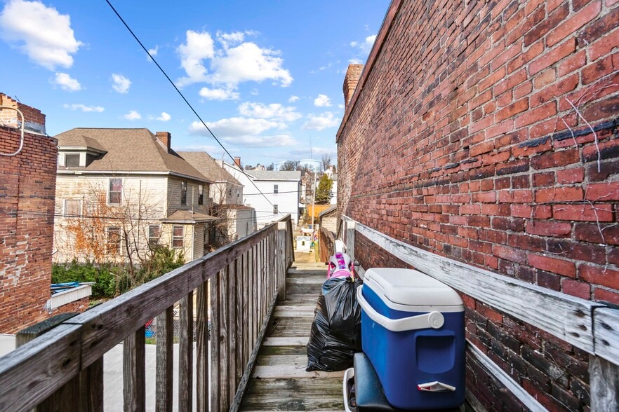 More Photos Of 705 E Warrington Ave, Pittsburgh Office Residential For Sale