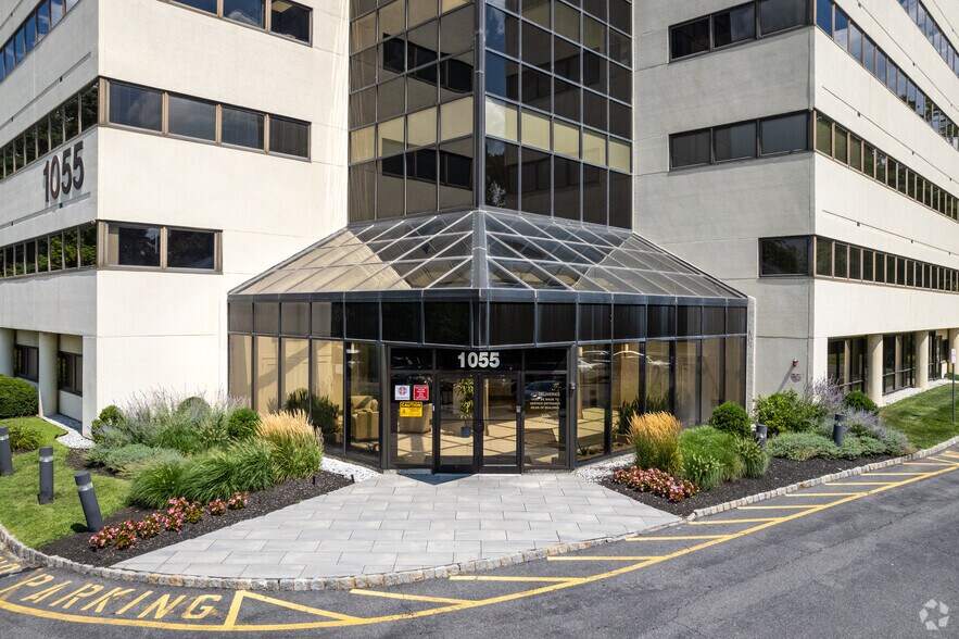 More Photos Of 1055 Parsippany Blvd, Parsippany Office For Lease