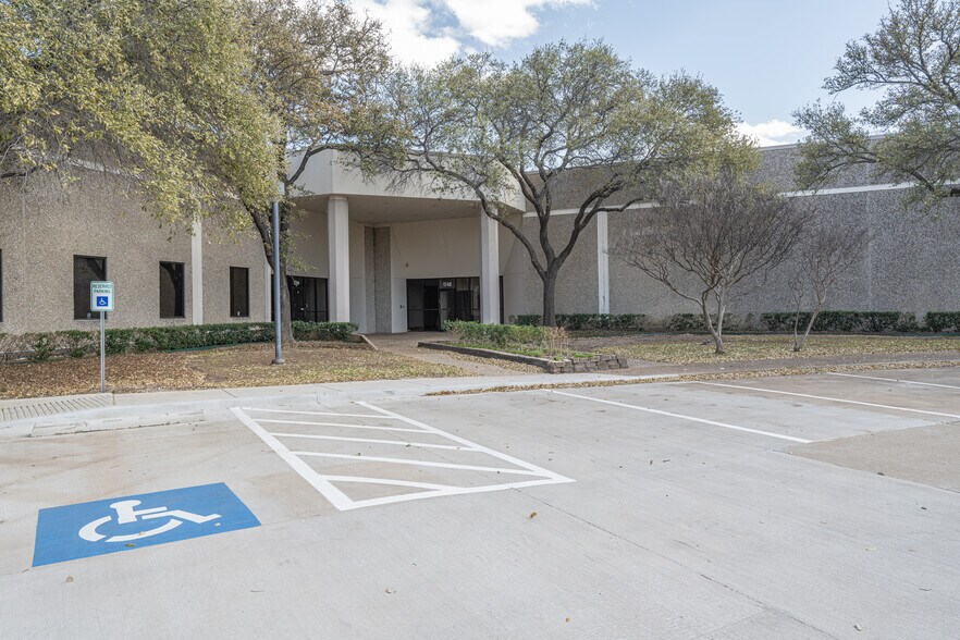 Primary Photo Of 1720-1750 Hurd Dr, Irving Warehouse For Lease