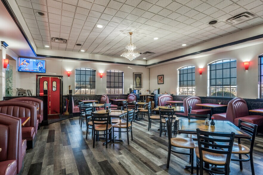 More Photos Of 4516 Maplewood Ave, Wichita Falls General Retail For Sale