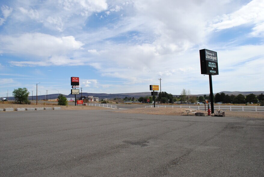 More Photos Of 810 HWY 93, Jackpot Convenience Store For Sale