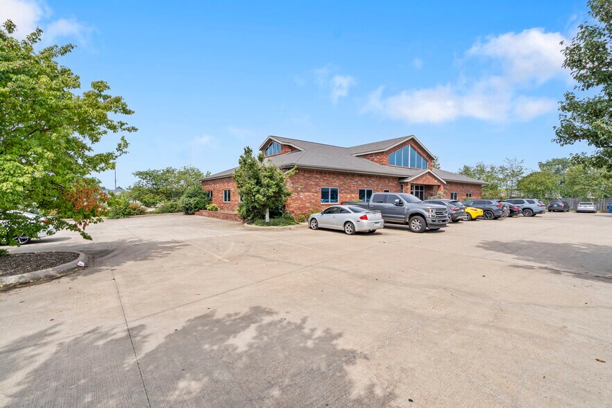 More Photos Of 2964 W Huntsville Ave, Springdale Medical For Lease