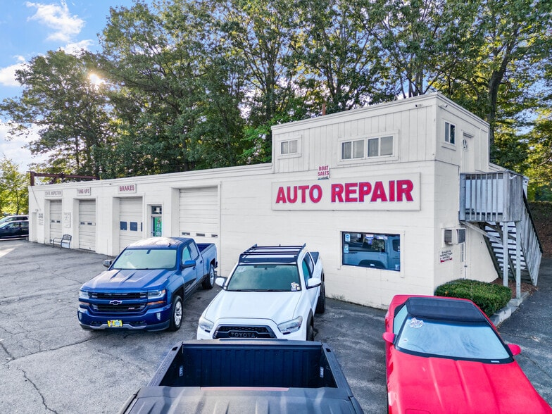Primary Photo Of 890 Boston Tpke, Shrewsbury Auto Repair For Lease