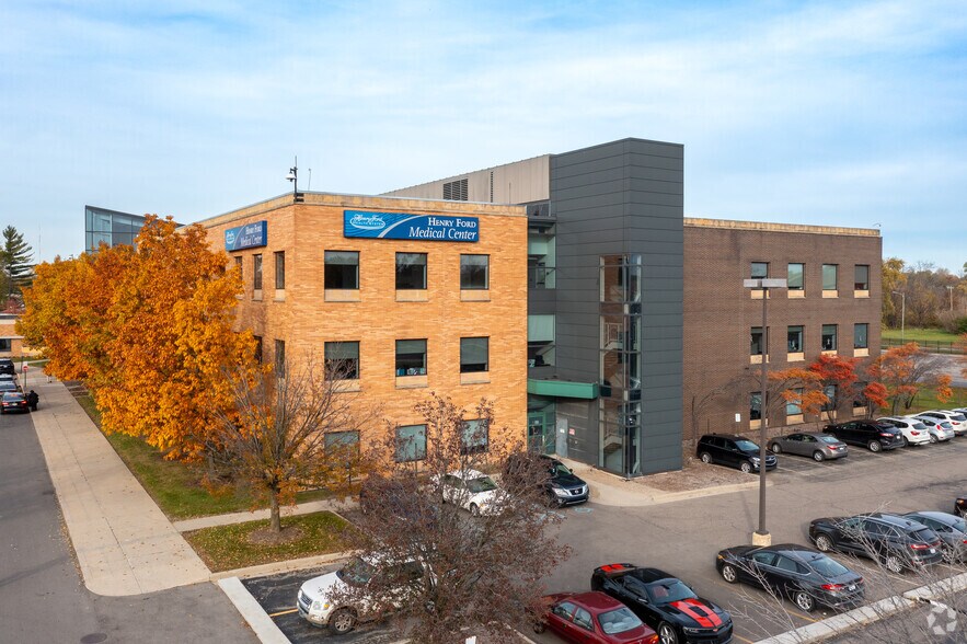 More Photos Of 7800 W Outer Dr, Detroit Medical For Lease