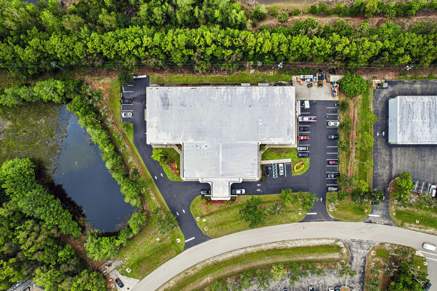 More Photos Of 10061 Amberwood Rd, Fort Myers Flex For Lease