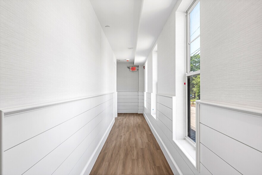 More Photos Of 32 Broadway Ave, Mystic Hotel For Sale