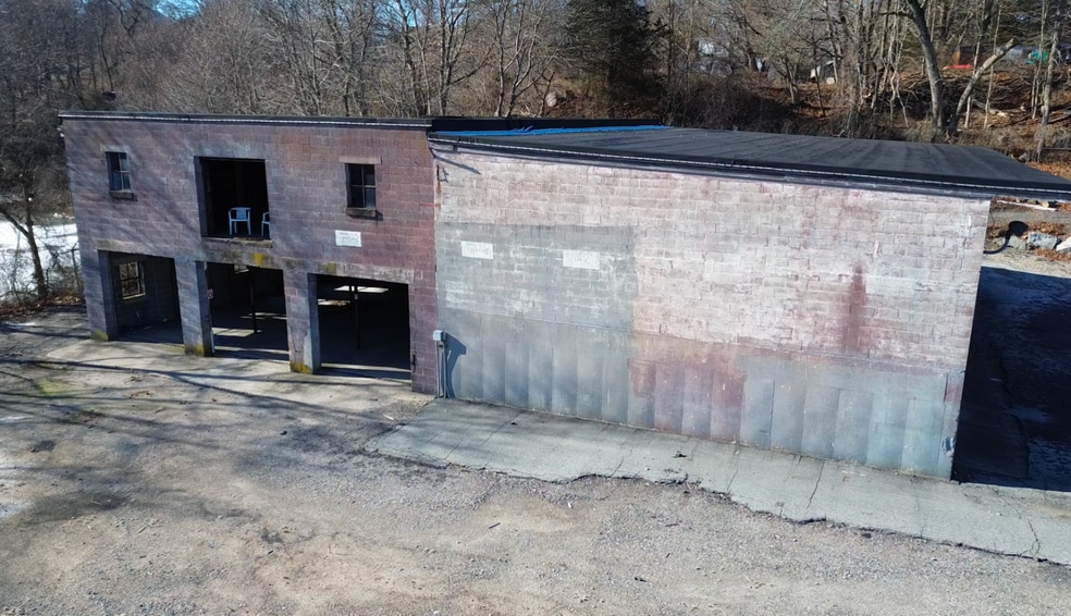 More Photos Of 45 Richards Grove Rd, Quaker Hill Service For Sale