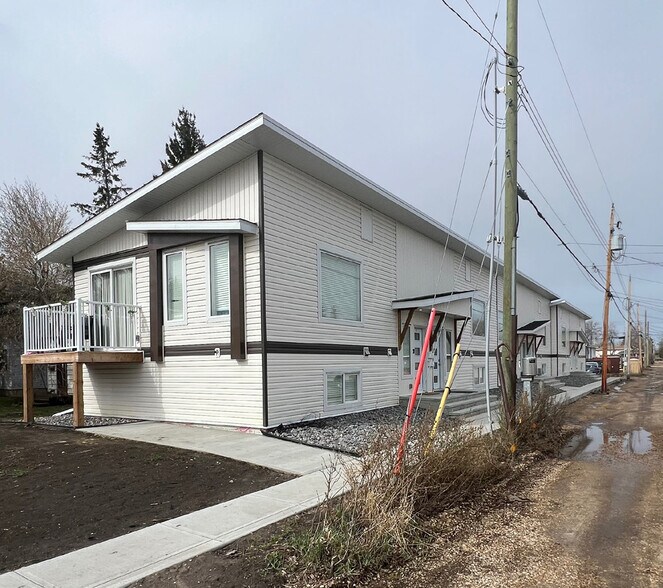 More Photos Of 5014 53 St, Camrose Apartments For Sale