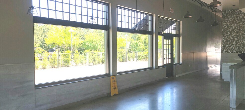 More Photos Of 6516 Kitten Lake Dr, Midland Restaurant For Lease