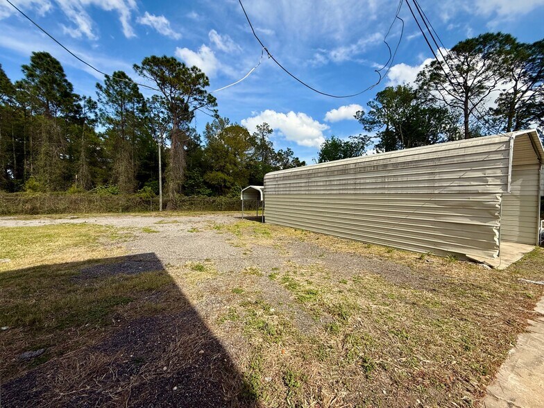 More Photos Of 2390 E International Speedway Blvd, Deland Freestanding For Lease