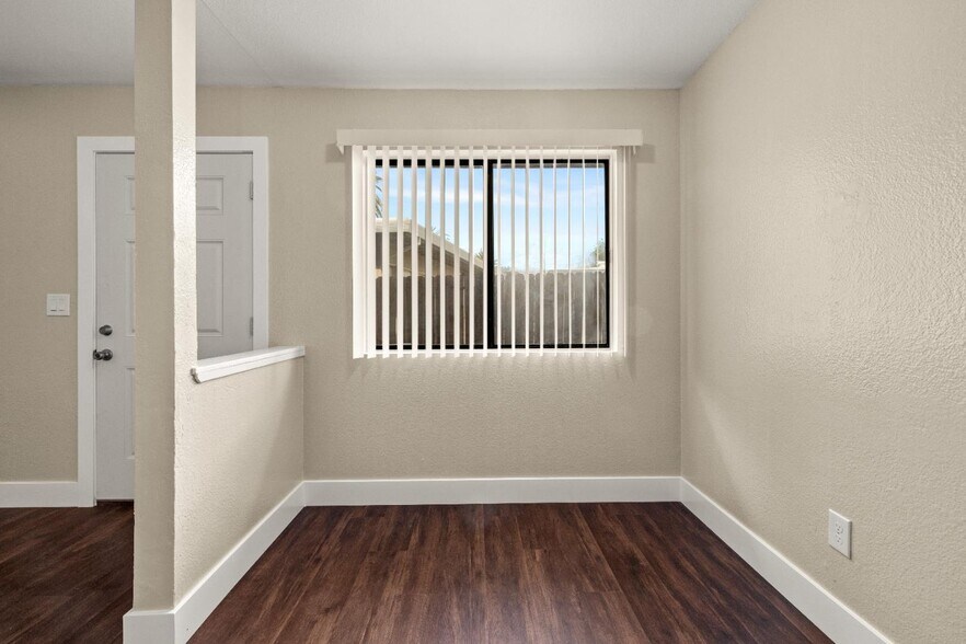 More Photos Of 2944 Del Paso Blvd, Sacramento Apartments For Sale