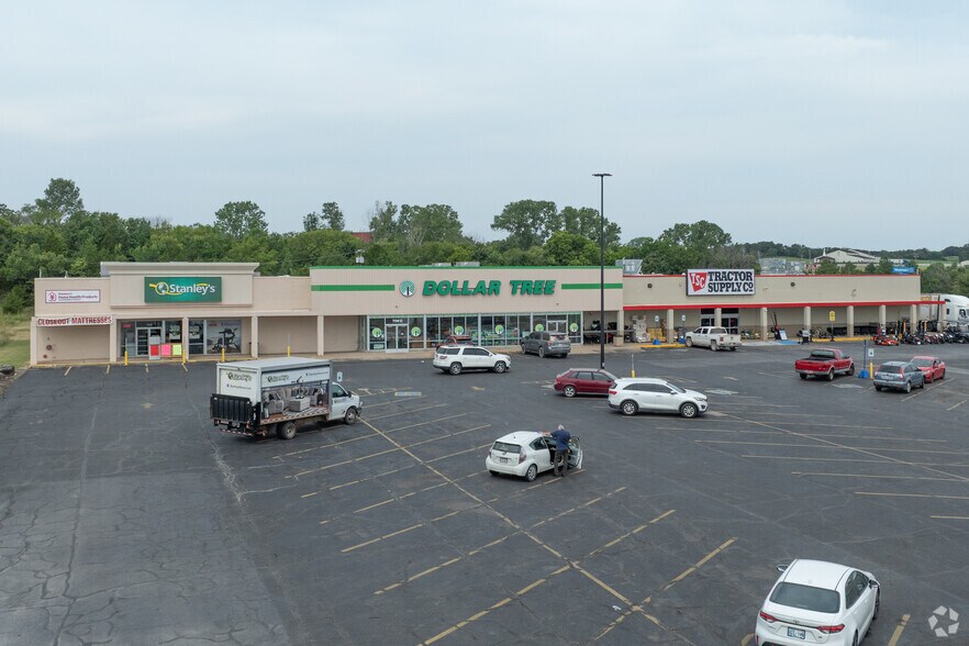 More Photos Of 700 N Main St, Bristow Storefront For Lease