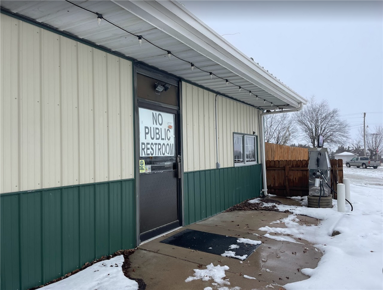 More Photos Of 510 E Main St, Atlanta Convenience Store For Sale