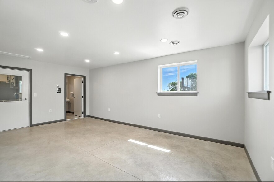 More Photos Of 126 Lotze St, Findlay Flex For Sale