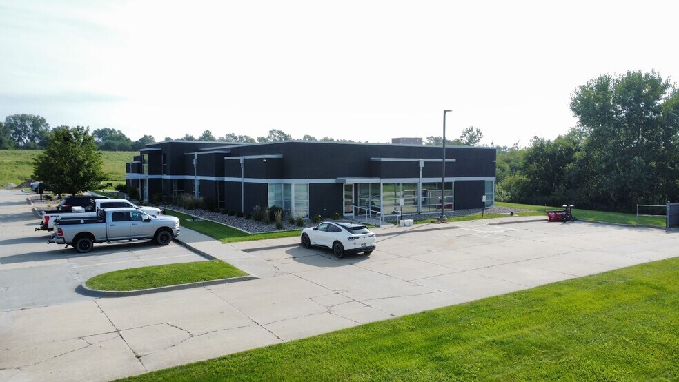 More Photos Of 7481 US Hwy 69, Des Moines Medical For Sale