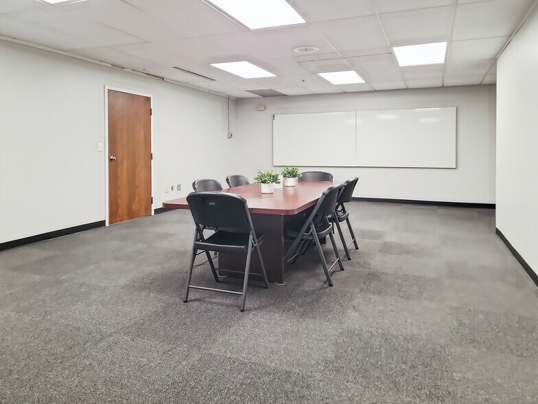 More Photos Of 120 Bishops Way, Brookfield Coworking Space