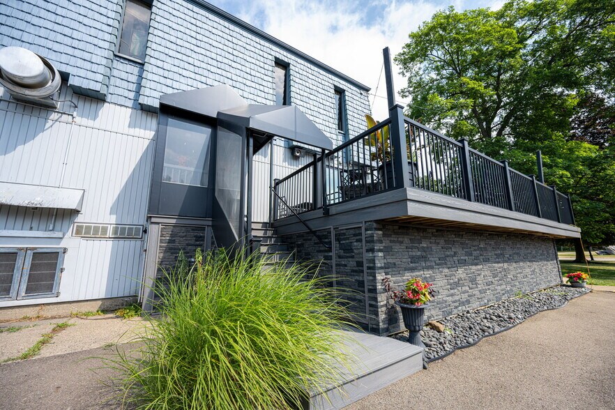 More Photos Of 3365 Abbott Rd, Orchard Park General Retail For Sale