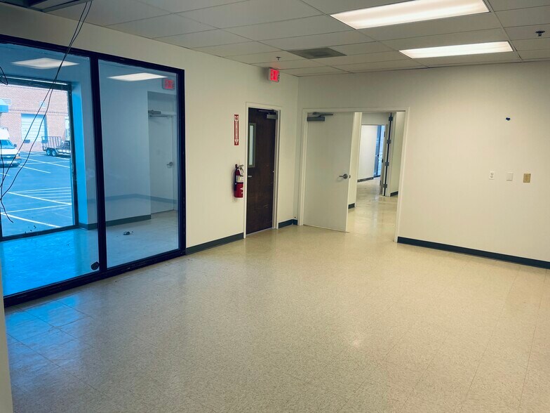 More Photos Of 5340 Spectrum Dr, Frederick Office For Lease